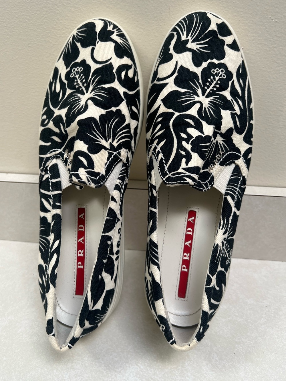 Prada Linea Rosa Hibiscus Black & White Floral Canvas Slip-On Shoes Size 9-9.5